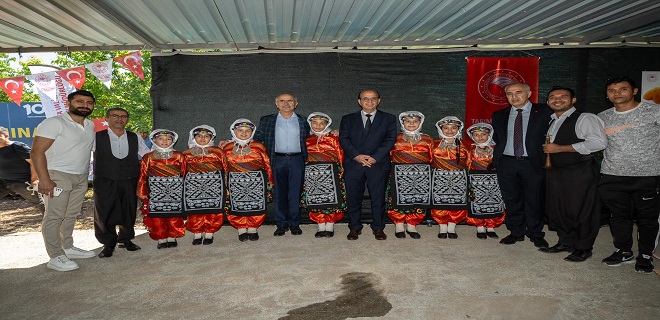 ‘Kayısı Hasat Bayramı’ Programına Katılan Başkan Sami Er