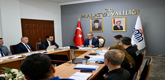 Vali Seddar Yavuz Kurum Müdürleri İle Birlikte Toplantı Gerçekleştirdi