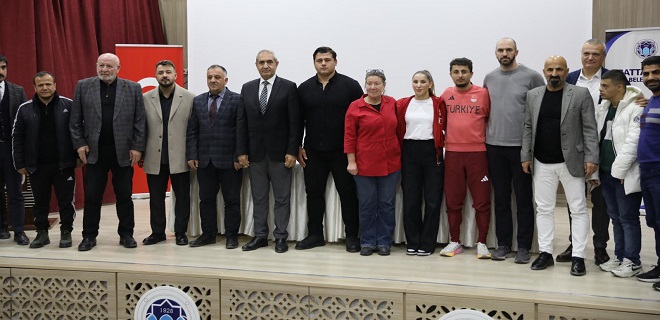 Milli Sporcular Battalgazi’li Gençlerle Buluştu
