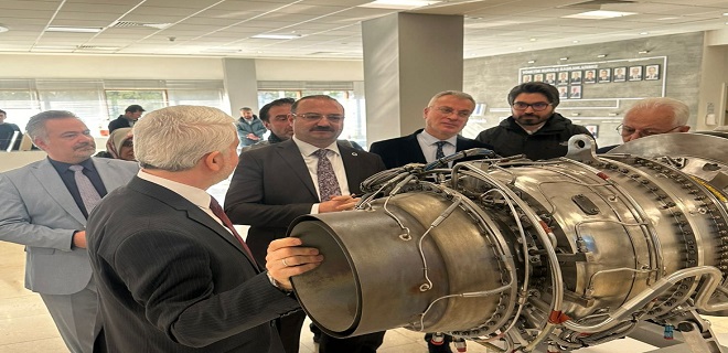 TUSAŞ Motor Sanayii A.Ş. (TEI) Genel Müdürü Mahmut Akşit ve teknik ekibiyle bir araya geldi.