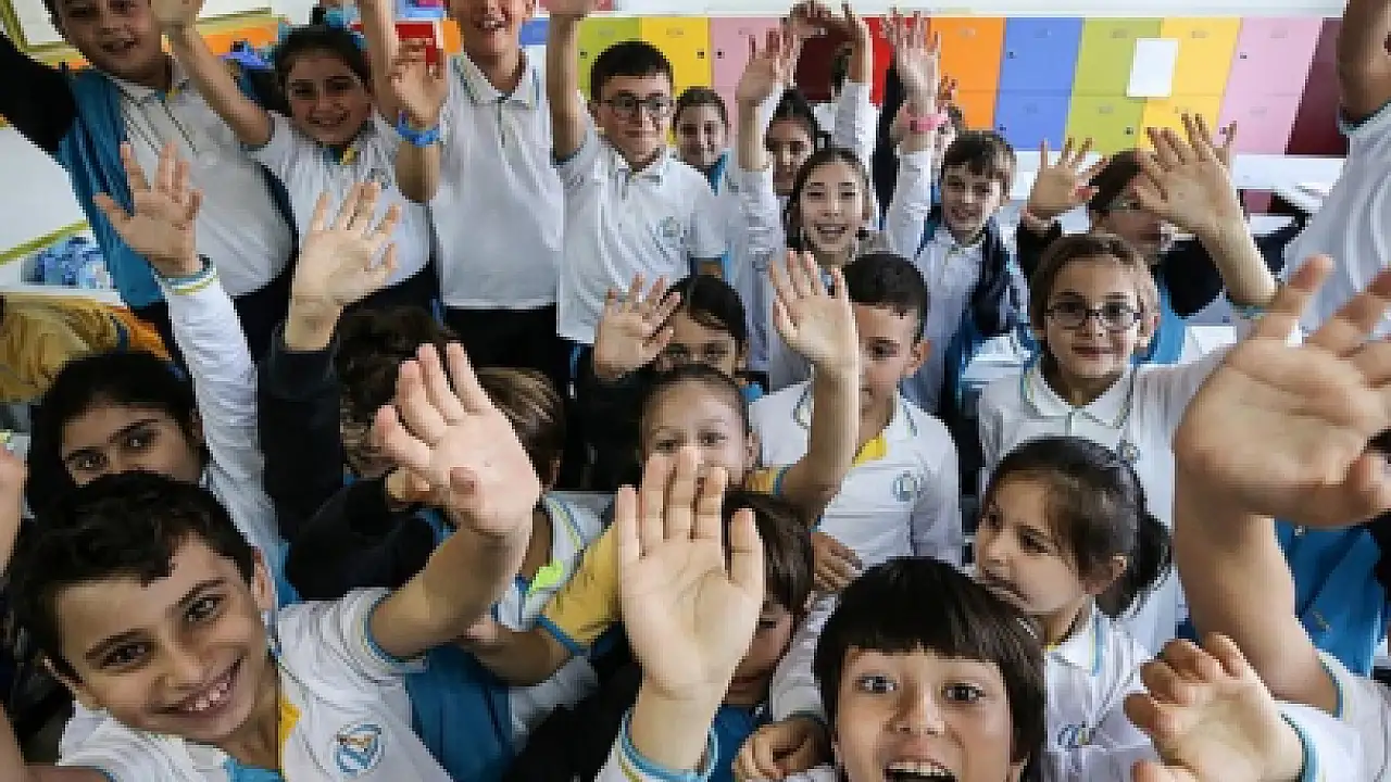 İkinci ara tatili 31 Mart - 4 Nisan 2025 tarihleri arasında yapılacak.