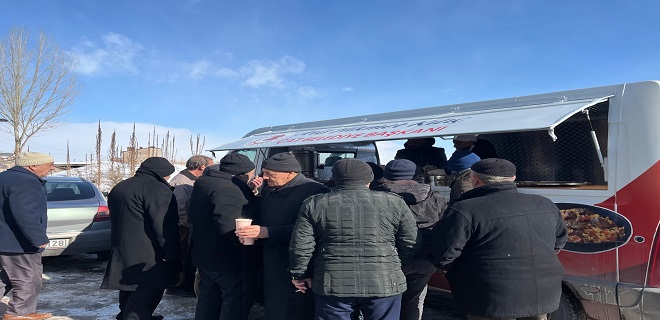 Çat Belediyesi’nden gönüllere dokunan hizmet, Mobil ikram aracı yola çıktı.