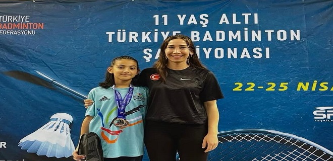Battalgazi Belediyespor’un başarılı badminton sporcusu Hatice Muhlise Doğan