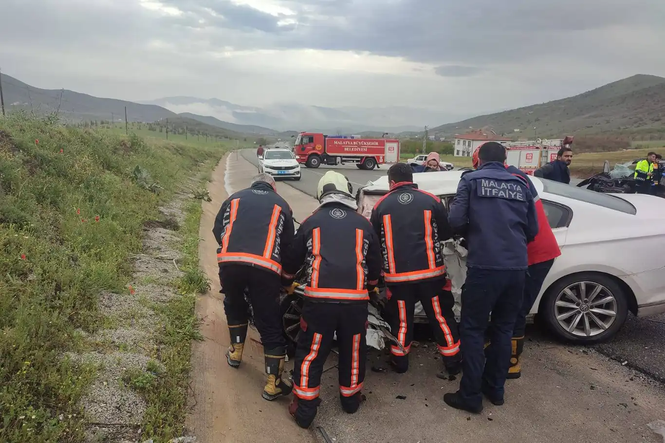 Malatya'da Otomobiller kafa kafaya çarpıştı: 2 ölü, 2 yaralı