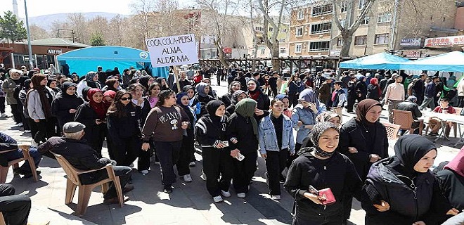 Adana Gazze için yürüdü: 'Gazze'ye kim el atacaksa o bu ümmetin lideri olacak'