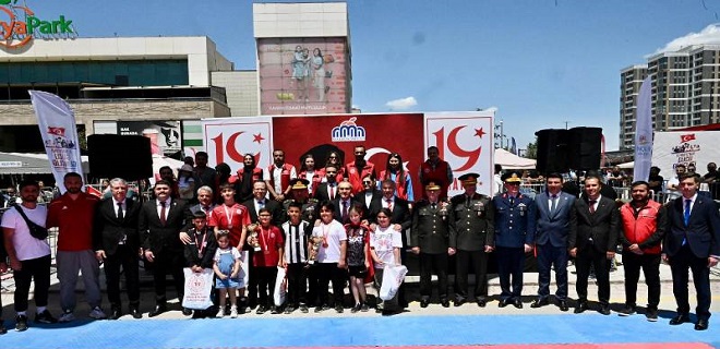 19 Mayıs Atatürk'ü Anma, Gençlik ve Spor Bayramı Etkinliklerle Kutlandı