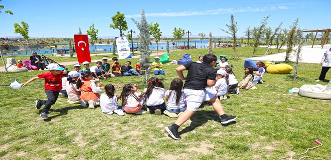 ‘Aile Her Şeydir’ programına katılım yoğun oldu.