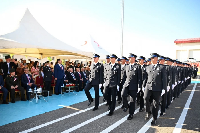 Erzurum'da 393 polis adayı için mezuniyet töreni düzenlendi