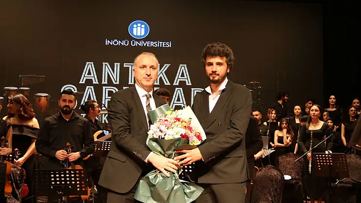 Malatya'da 'Antika Şarkılar' Konseri Nostalji Rüzgârı Estirdi