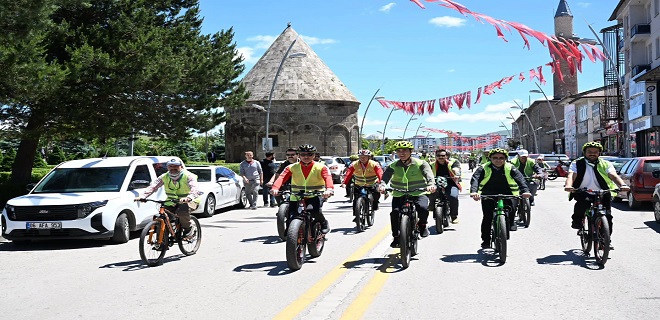 13. Geleneksel Yeşilay Bisiklet Turu Düzenlendi