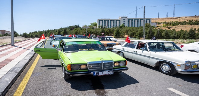 Kayısı Festivali'nde Klasik Mercedes Rüzgârı Esti