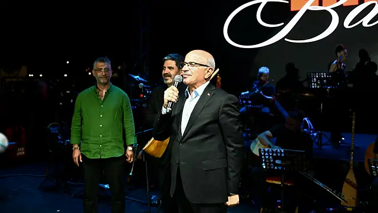 Ender Balkır, Kayısı Festivali'nde Malatya'yı Türkülerle Coşturdu