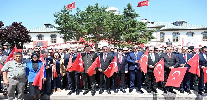 Millî Mücadele'nin Meşalesi Erzurum'da Bir Kez Daha Yandı