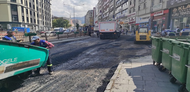 Sekmen’in Hizmet Seferberliğiyle Erzurum’un Yolları ve Çehresi Yenileniyor