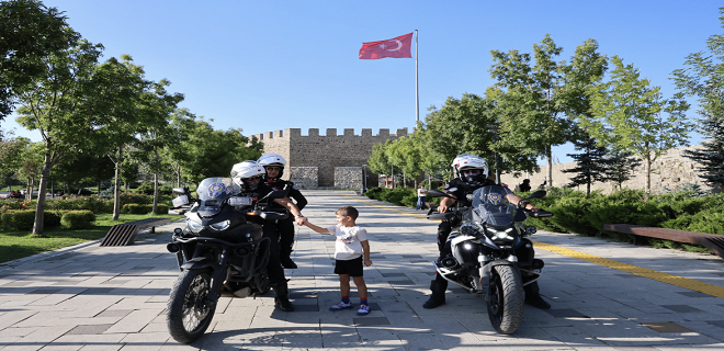 Erzurum’un Sokaklarında Güvenin Adı: Yunus Polisleri