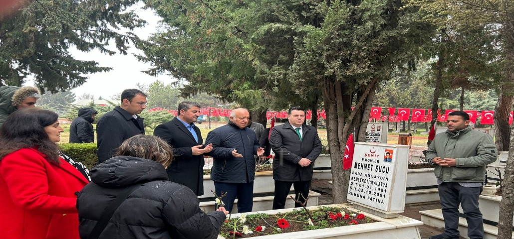 Malatya Şehitliği’ni ziyaret Ettiler