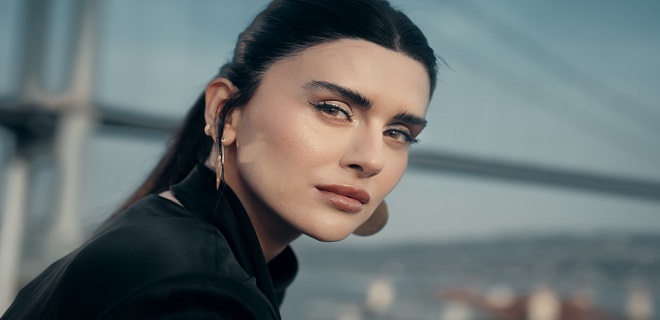 Güzel sanatçı Canan Çal