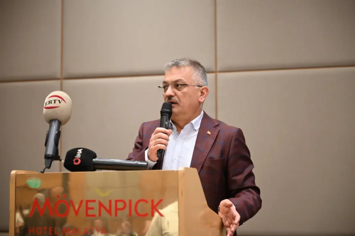 Yazıcı, İftar programında iş insanları ile bir araya geldi.